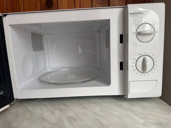 Predam mikrovlnnu ruru Daewoo - 3
