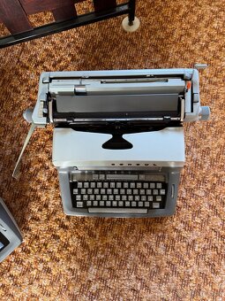 Písací stroj CONSUL funkčný, dva kusy - 3