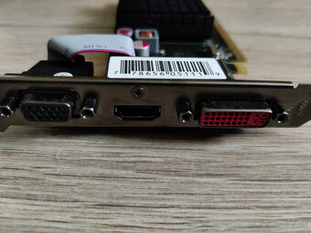 Grafická karta Radeon HD5450 - 3