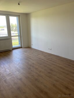 3 izb. byt 81 m2 komplet zrekonštruovaný na PRENÁJOM - 3