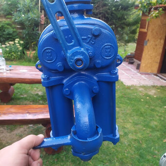 Ručná vodná pumpa - 3
