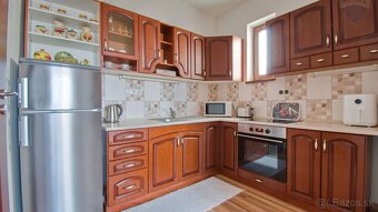 Na prenájom 2 izbový byt, 50 m2, balkón, parkovacie státie, - 3