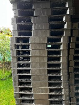 Plastové palety  1300x1100x122 - 3