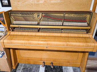 Pianino zn. Petrof - 3