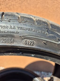 Predam 2ks Petlas 235/35 r19 - 3