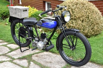 Historický motocykl z roku 1929 - 3