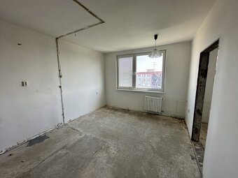 Veľký 2 izbový byt pripravený na rekonštrukciu 64m2, 7/7 - 3
