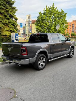 Dodge RAM 1500 Laramie—5.7 V8 HEMI—2020–KŮŽE—95.000km - 3