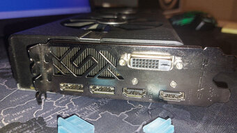 Sapphire Radeon RX 570 NITRO 4GB - 3