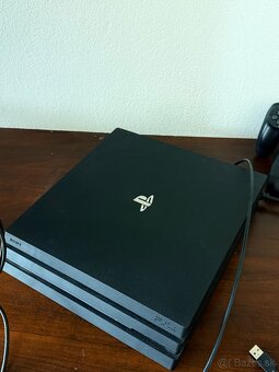 Predám PlayStation 4 Pro - 3