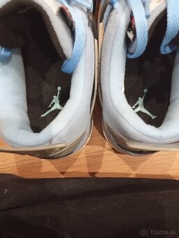 Jordan 4 university blue - 3