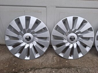 Puklice Škoda R16 - 3