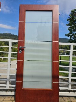 Predám dvoje SAPELI presklenné dvere s dyhovym rámom Sapeli - 3