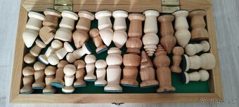 Šach drevený ručne vyrobený / šachové figúrky. - 3