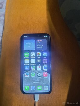 Iphone xr - 3