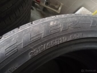 235/45 R19 letné pneu - 3