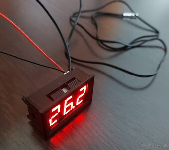 Digitálny teplomer LED červený - 3