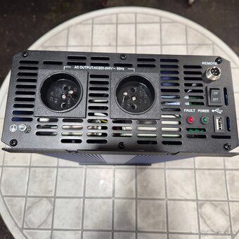 Predam menic napatia 24v/220v 3000w - 3