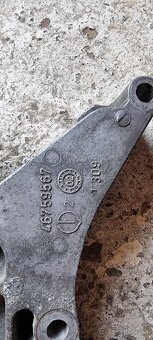 Drziak motora Fiat - 3