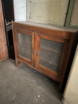 Starožitný nábytok - 3