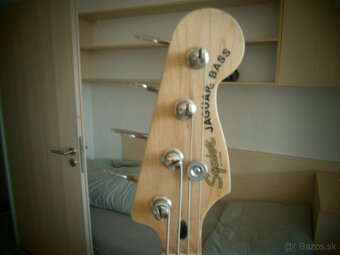 Fender Squier Affinity Series Jaguar Bass - 3