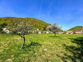 Krásny rovinatý pozemok v obci Hrabičov (Žarnovica) - 3