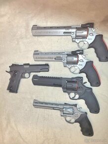 Revolver Taurus - 3