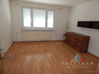 EXKLUZÍVNE-SPEKTRUM REALITY- Na Predaj čiastočne rekonštruov - 3