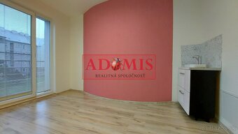 ADOMIS - Prenájom priestoru 9m2 s umývadlom,TOP lokalita, Ko - 3
