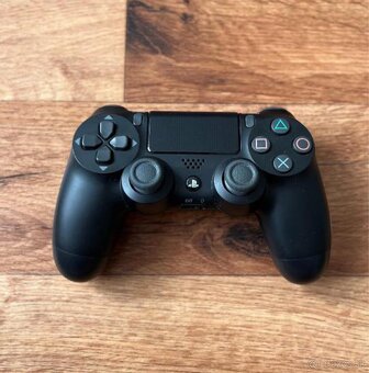 Sony PS 4 pro 1 TB aj s hrami TOP STAV - 3