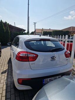 KIA Rio 1.4 CRDi Gold - 3