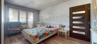 Byt na jednotku- veľkometrážny 3 izbový byt s loggiou,... - 3