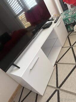 Predám skrinku pod TV - 3