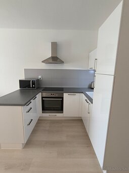 Prenajom 2i byt + parkovacie miesto + balkon - 3