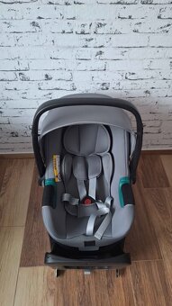Britax Romer Baby Safe 3, i-size + otočná základňa - 3