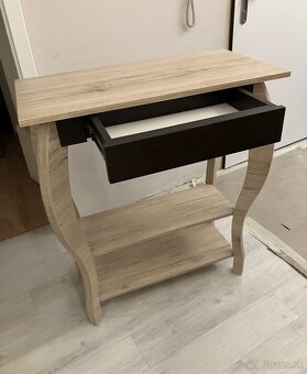 vysoký vchodový stolík na kľúče atd - 3