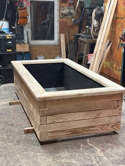 Vyvýšené záhony z masívu - 3