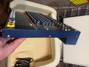 Soundcraft EFX12 - 3