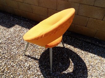 Nadčasová stolička. - 3