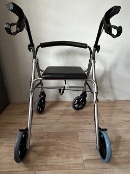 Chodítko pre seniorov Rollator - 3