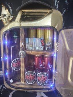 Mini bar na cesty AC/DC - 3