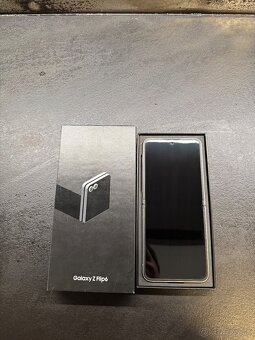 Samsung Galaxy Flip 6 256 Gb - 3