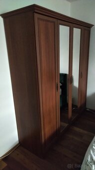 DVE RUSTIKÁLNE ŠATNÍKOVÉ SKRINE - 3