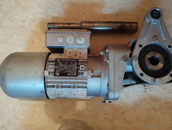 Motor s prevodovkou - 3