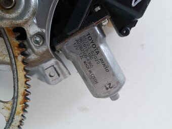 mechanizmus stahovania okna LP auris 8570202020 50€ - 3