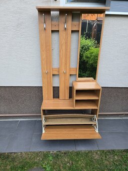 Predám vešiakovú stenu - 3