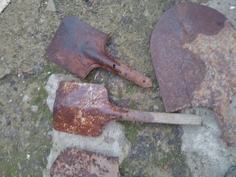 Staré vojenské lopatky - 3