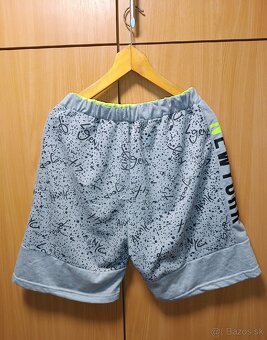 Voľnočasové šortky s graffiti vzorom NEW YORK - 3