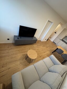 Prenajom 2 izboveho bytu | 2-Room Apartment near city centre - 3