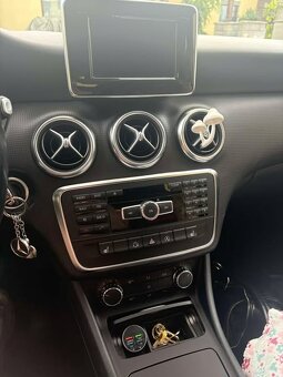 Mercedes Benz A180 1,6 r.2015 - 3
